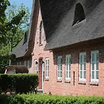 1 Im Reetdachhaus Muehlenhof Daire Böhl
