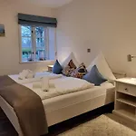 아파트 1 Im Reetdachhaus Muehlenhof Böhl