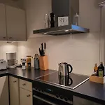 아파트 1 Im Reetdachhaus Muehlenhof