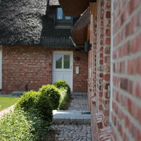 1 Im Reetdachhaus Muehlenhof Апартаменты *