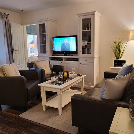 1 Im Reetdachhaus Muehlenhof Apartment *
